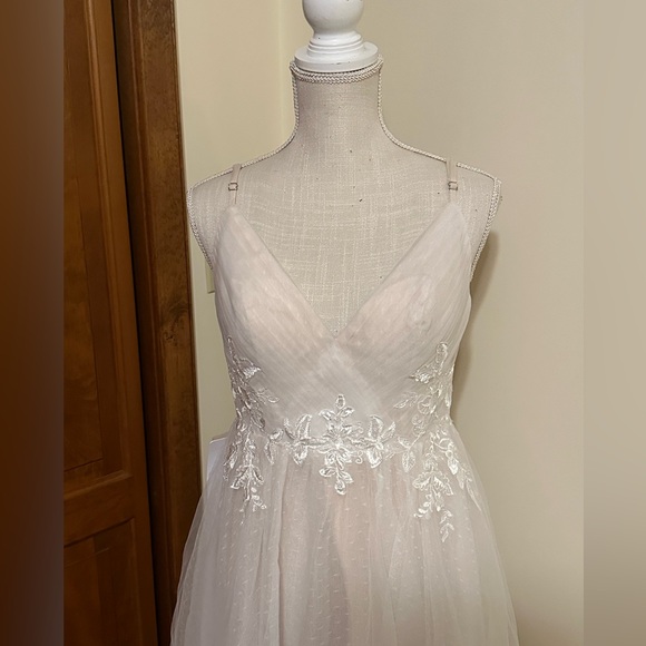 Azazie Liana Wedding Dress - Picture 3 of 6